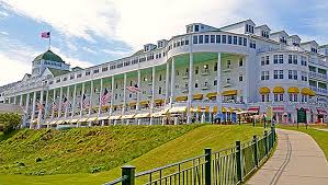 12 تقييم ا للمنتجعات في ميشيغان 2021