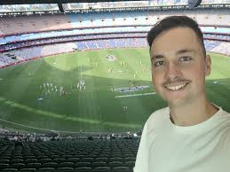 Where to find a backpack and hiking poles in Alice Springs for Larapinta  trail?