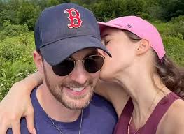 Hari Patah Hati Internasional! Chris Evans dan Alba Baptista Menikah, Ini  Anggota ''Avengers'' yang Hadiri Resepsi