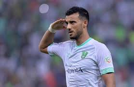 يستعد الفريق الأول لكرة القدم بنادي أهلي جدة لمواجهة نظيره ضمك، ضمن منافسات الجولة السابعة من الدوري السعودي للمحترفين. Ø¹Ù…Ø± Ø§Ù„Ø³ÙˆÙ…Ø© ÙŠÙˆØ§ÙÙ‚ Ø¹Ù„Ù‰ ØªØ®ÙÙŠØ¶ Ø±Ø§ØªØ¨Ù‡ Ù…Ø¹ Ø£Ù‡Ù„ÙŠ Ø¬Ø¯Ø© Ø¨Ø³Ø¨Ø¨ ÙƒÙˆØ±ÙˆÙ†Ø§ Ø§Ù„ØªÙŠØ§Ø± Ø§Ù„Ø§Ø®Ø¶Ø±