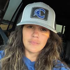 Any recommendations for a graphic designer in Crowley?