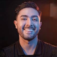 Darryl Gomez's Instagram, Twitter & Facebook