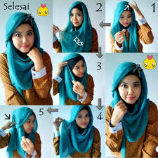 Meski sepertinya cocok untuk kamu pemilik wajah bulan, tetapi sebenarnya pemilik wajah tirus juga boleh mencoba. Tutorial Hijab Segi Empat Simple Tanpa Ciput Citra Muslima