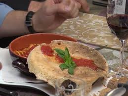 Fussillone Sugo Fusion Mit Tintenfisch Und Pizzadeckel Rezept Rezept Rezepte Lebensmittel Essen Das Perfekte Dinner