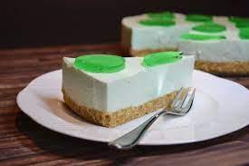 frischkasetorte mit waldmeister carl tode gottingen rezept frischkase kuchen ohne backen keksboden kuchen kuchen und torten rezepte