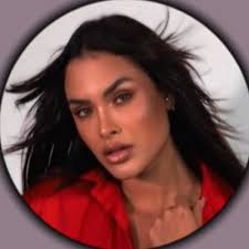 Sarah via Stories (sarahandrade)