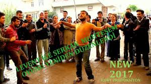Roman Havasi Sevenler Bu Adam Lar Ne Yapiyor Kurt Produksiyon Romanlar Muzik Eglence