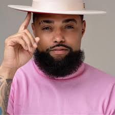 Darian Maxville's Instagram, Twitter & Facebook