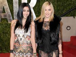 Apr 12, 2021 · madonna, 62, hardly ever shares images posing with her eldest daughter to social media, with the last being in november 2020. Lourdes Leon Opens Up On Being Madonna S Daughter Says People Think I M This Talentless Rich Kid Pinkvilla