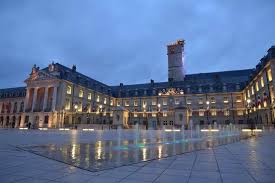 Place De La Liberation Dijon Dijon Beaux Endroits Bourgogne