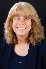 Denise Vidal's Instagram, Twitter & Facebook