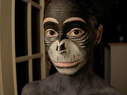 Sich Als Affe Oder Gorilla Schminken Tolle Ideen Fur Ihr Affenkostum Zum Halloween Oder Karneval Affe Kostum Halloween Karneval Affchen Schminken