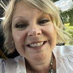 Donna Syme's Instagram, Twitter & Facebook