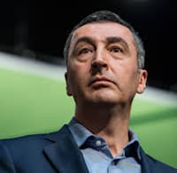 Robert Habeck im Interview: „Der Patriotismus muss doch größer sein als  Deutschland“