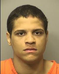 Four, armed with weapons, attack victims in Valparaiso