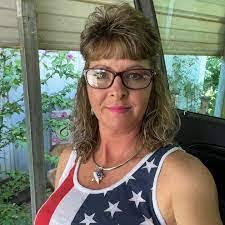 Stacey Skaggs's Instagram, Twitter & Facebook