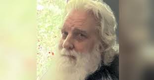 Tom Agee's Instagram, Twitter & Facebook