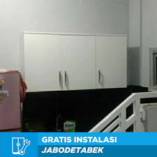Pada era modern ini bagian penting sebuah bangunan diperuntukkan bagi banyak kegiatan tentu harus ada sebuah ruang dapur dengan bentuk ideal, nyaman saat melakukan kegiatan memasak. Jual Pabrik Furniture Lemari Dapur Kitchen Set Atas 3 Pintu Terbaru Juni 2021 Blibli