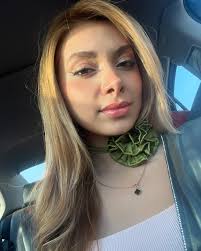 Because he can't decide which one 💕 #sandy_salem