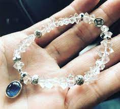小清新 赫基蒙水晶 藍線石 這批的赫基蒙 閃靈鑽 真的很透很閃 光是單獨戴著ㄧ條就夠閃了 赫基蒙之珍貴在於它天然的雙尖水晶 故能量也比一般 水晶強 藍線石 dumortierite 在市面上較爲少見 產 pandora charm bracelet charm bracelet jewelry