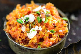 Gajar Ka Halwa Or Carrot Halwa Is A Traditional Indian Sweet Or Dessert Made With Fresh Red Carrots Milk And Sugar It S A Gajar Ka Halwa Recipes Diwali Food