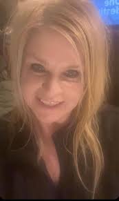 What is the best hotel to stay at in Fort Lauderdale that has a shuttle?