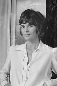 Maybe you would like to learn more about one of these? Ali Macgraw Turned 82 Looks As Gorgeous As Ever Nowadays