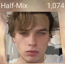 Damian Clapper's Instagram, Twitter & Facebook