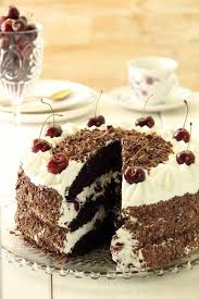 Ingredients Pour Le Biscuit 6 œufs Separes 150 G De Sucre En Poudre 50 G De Maizena 3 C A S De Cacao Gateaux Et Delices Gateaux Et Desserts Foret Noire