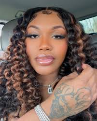 Deana Sullivan's Instagram, Twitter & Facebook