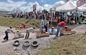 Pasatiempos populares que jugar con los niños en familia. Quito Celebro Sus 484 Anos De Fundacion Con Juegos Tradicionales Intercultural Noticias El Universo