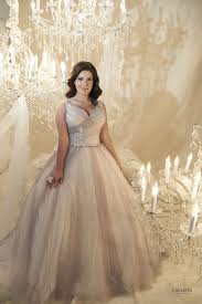Check spelling or type a new query. Welches Brautkleid Fur Mollige Die Besten Styling Tipps
