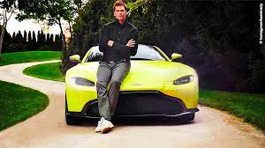 He spent his first 20 seasons with the new england patriots, where he was a central contributor to the franchise's dynasty from 2001 to 2019. Tom Brady Auf Diese Autos Fahrt Der Nfl Superstar Ab Autobild De