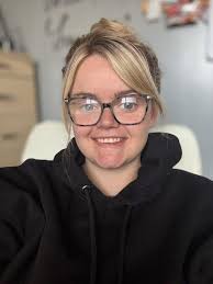 Our first takeaways went out today, this one is roast turkey, roast and  mash potatoes, green beans, broccoli, carrots, peas, Yorkshire pud,  stuffing and gravy, and a dessert of chocolate fudge cake