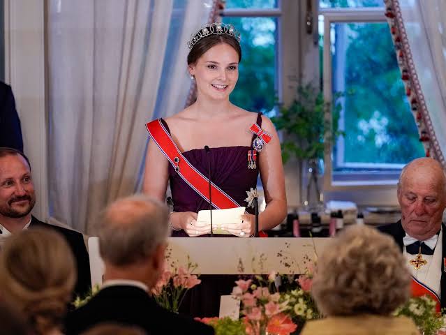 Norwegen: Ingrid Alexandra feiert 18. Geburtstag - Mette-Marit kommen die  Tränen
