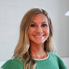 Lori Howland's Instagram, Twitter & Facebook