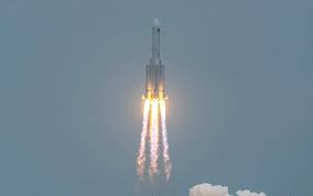 O foguete, chamado longa marcha 11, foi lançado às 12h06 (01h06 de brasília) de uma plataforma no mar amarelo, entre a china e a península coreana, informou a agência espacial chinesa (cnsa). China Lanca Primeiro Modulo De Sua Futura Estacao Espacial Ciencia E Saude G1