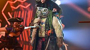 Based on the masked singer performances so far, the golden mask is anyone's for the taking. The Masked Singer Fans Schildkrote Ist Thomas Anders Promiflash De
