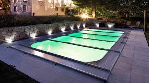 Couverture De Piscine Solae Securisee Et Chauffante Par Piscines Waterair En 2020 Piscine Waterair Waterair Couverture De Piscine