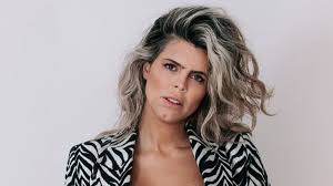 Kim kotter's estimated net worth, salary, income, cars, lifestyles & much more details has. Kim Kotter Haalt Alles Uit De Kast Om Bevalling Op Te Wekken Rtl Boulevard