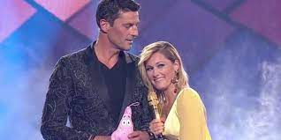 Go on to discover millions of awesome videos and pictures in thousands of other. Srf Moderatorin Viola Tami Ubernimmt Hello Again Von Ehemann Roman