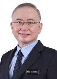 Wee ka siong is one of the minister in the prime minister department. Hon Datuk Seri Ir Dr Wee Ka Siong Wces