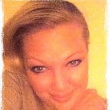 Deena Morris's Instagram, Twitter & Facebook