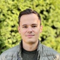 Monique Pate's Instagram, Twitter & Facebook