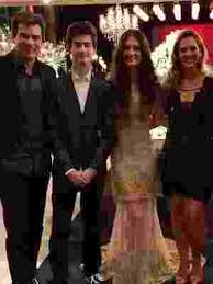 He was married to suzana marchi and currently living with his three children laura portiolli, pedro henrique portiolli, and luana portiolli.apart from that, no information is not revealed about his spouse. Filha Mais Velha De Celso Portiolli Comemora 18 Anos Com Festa De Luxo 21 08 2018 Uol Tv E Famosos