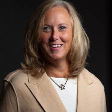 Study With Acclaimed Faculty and Accomplished Professionals