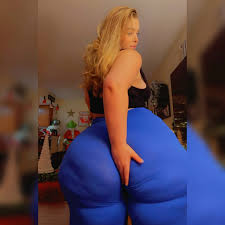 Love Randalin (Raylynn Niedosmialek) - frenchfatale.com