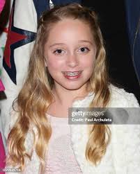 Actress Kaitlyn McCormick attends the 87th Annual Hollywood Christmas...  News Photo
