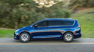 Among many minivans 2021 chrysler pacifica hols up very well the refreshed exterior reveals a more soft edged look that i in 2020 chrysler pacifica. 2021 Chrysler Pacifica Hybrid Awd Release Date Specs For Sale Latest Car Reviews