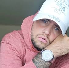 Ricky Little's Instagram, Twitter & Facebook